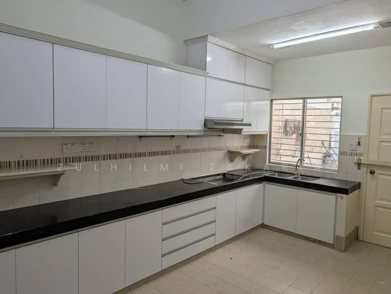 Rumah Teres 2-Tingkat untuk Disewa di Seksyen 7 (Shah Alam) - Zulhilmi Zakaria - Kitchen - PropertyGuru.com.my