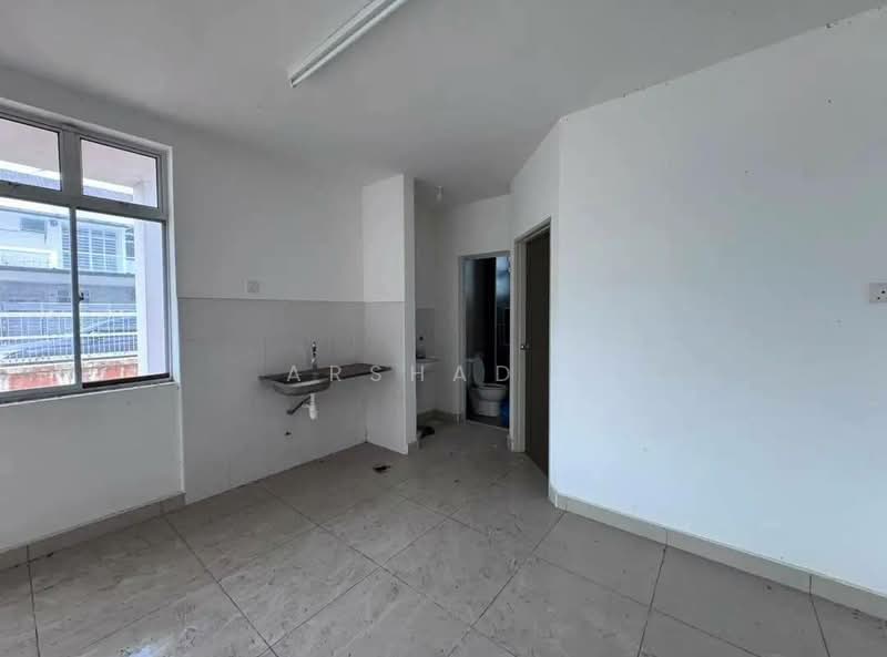 2-storey Terraced House for Sale in Bandar Uda Utama (Johor Bahru) - Arshad . - Bathroom - PropertyGuru.com.my