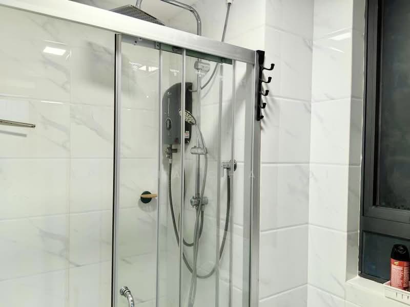 Condominium for Sale at Forest City - APRILIA CHAYADI - Bathroom - PropertyGuru.com.my