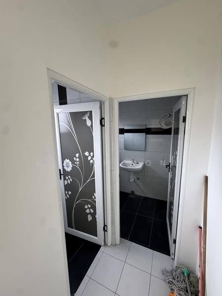 Shop / Office for Rent in Bandar Ipoh Raya (Ipoh) - Joseph Wong - Bathroom - PropertyGuru.com.my
