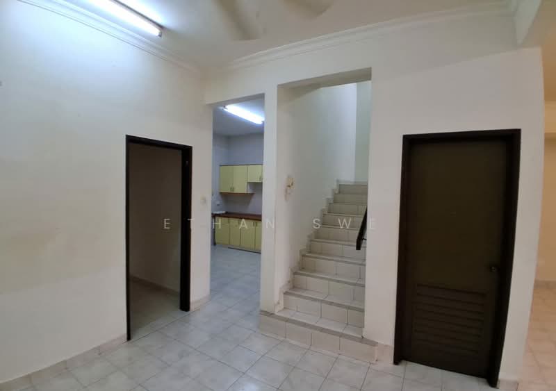 Rumah Teres 2-Tingkat untuk Dijual di Bukit Rahman Putra (Sungai Buloh) - Ethan Swe - Kitchen - PropertyGuru.com.my