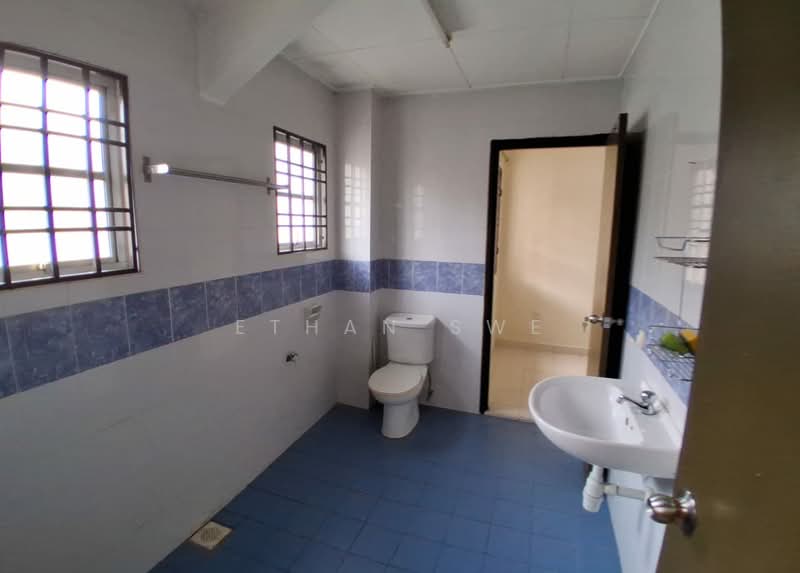 Rumah Teres 2-Tingkat untuk Dijual di Bukit Rahman Putra (Sungai Buloh) - Ethan Swe - Bathroom - PropertyGuru.com.my