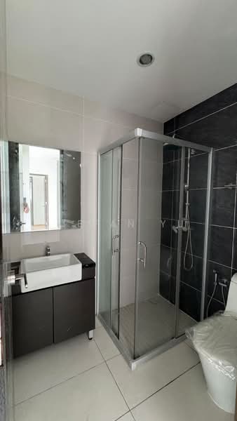 Condominium for Sale at Amberside @ Country Garden Danga Bay - Stefan Yu - Bathroom - PropertyGuru.com.my