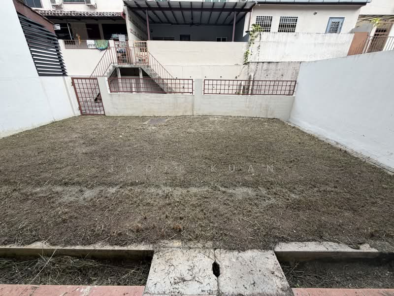 2-storey Terraced House for Sale in Meru Valley (Ipoh) - Jodie Kuan - Yard - PropertyGuru.com.my