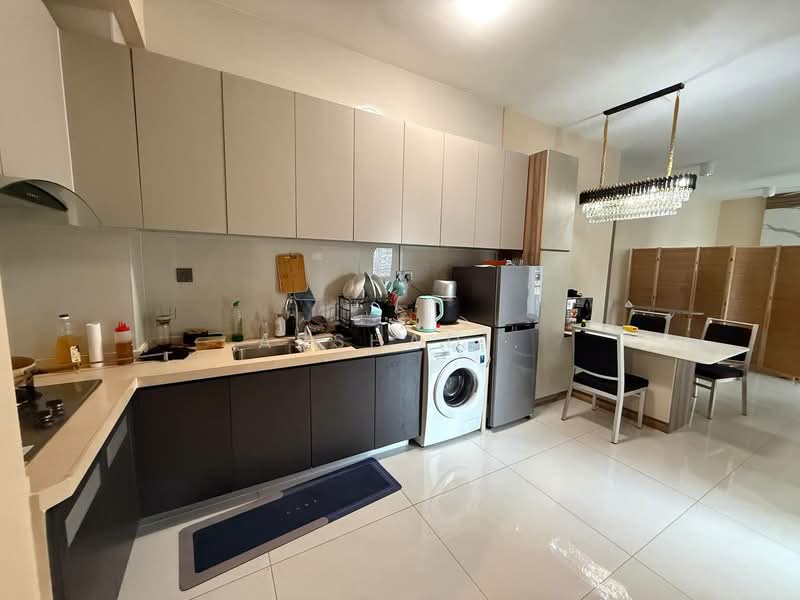 Condominium for Sale at Royal Strand @ Country Garden Danga Bay - Arshad . - Kitchen - PropertyGuru.com.my