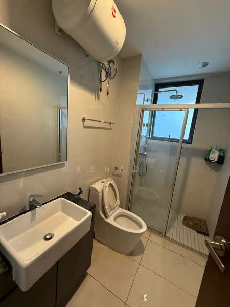 Condominium for Sale at Royal Strand @ Country Garden Danga Bay - Arshad . - Bathroom - PropertyGuru.com.my