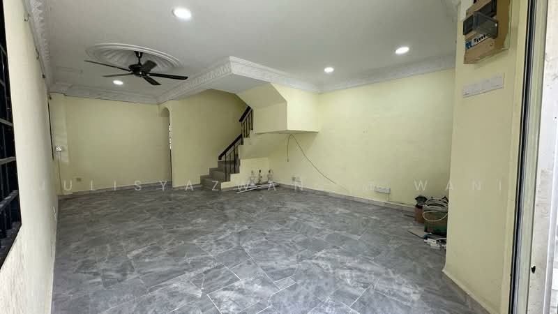 2-storey Terraced House for Rent in Taman Puchong Indah (Puchong) - Julisyazwani @ Wani - Living Room - PropertyGuru.com.my
