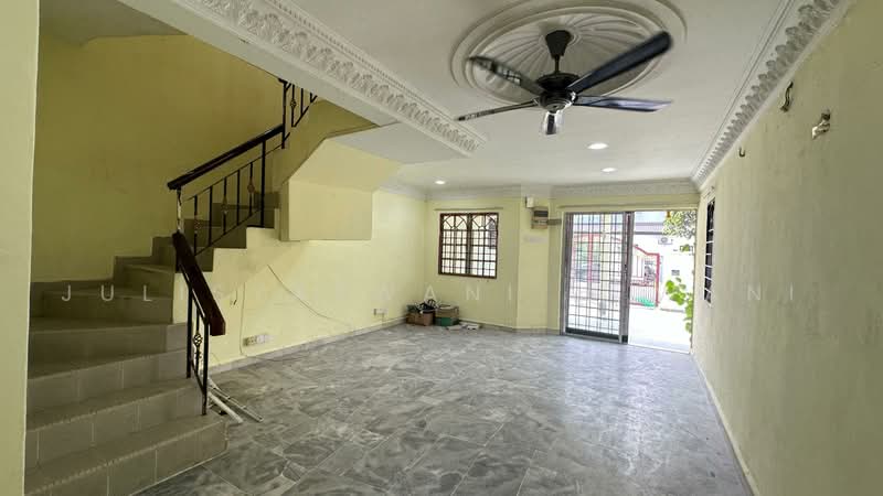 2-storey Terraced House for Rent in Taman Puchong Indah (Puchong) - Julisyazwani @ Wani - Living Room - PropertyGuru.com.my
