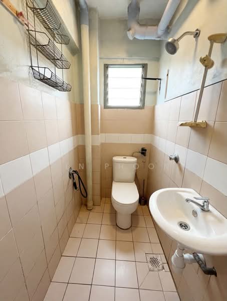 Flat for Sale at Pelangi Damasara 3 - Ken Phoon - Bathroom - PropertyGuru.com.my