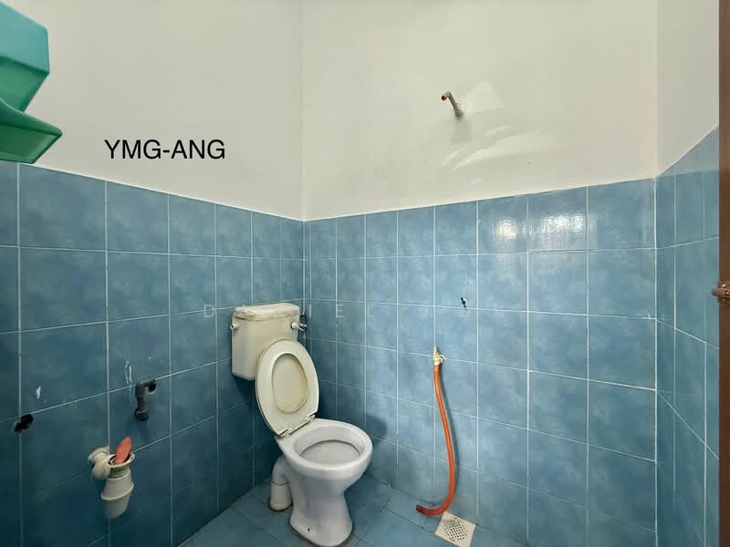 1-storey Terraced House for Sale in Kampung Teluk Panglima Garang (Telok Panglima Garang) - Daniel Kok - Bathroom - PropertyGuru.com.my