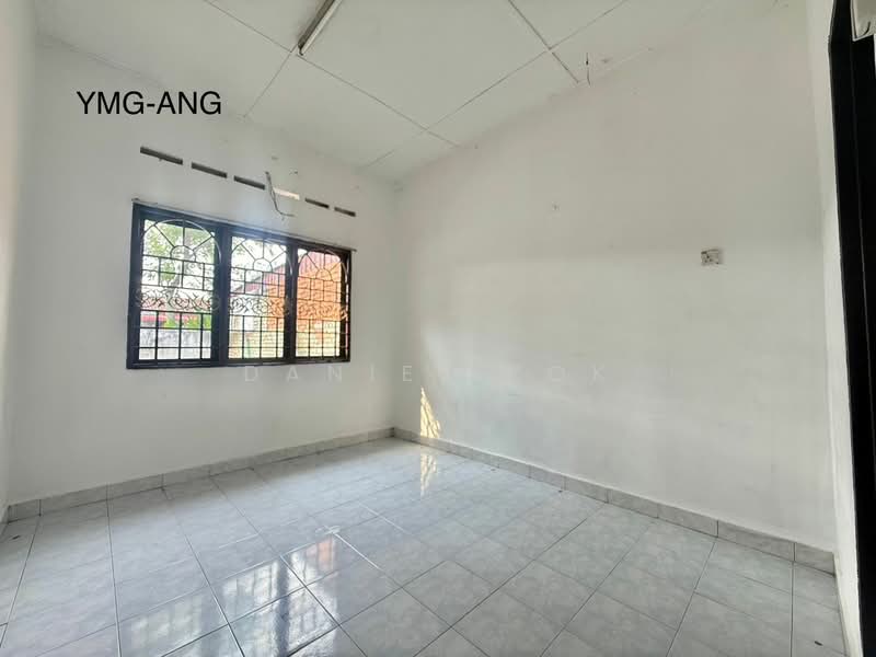1-storey Terraced House for Sale in Kampung Teluk Panglima Garang (Telok Panglima Garang) - Daniel Kok - Interior - PropertyGuru.com.my