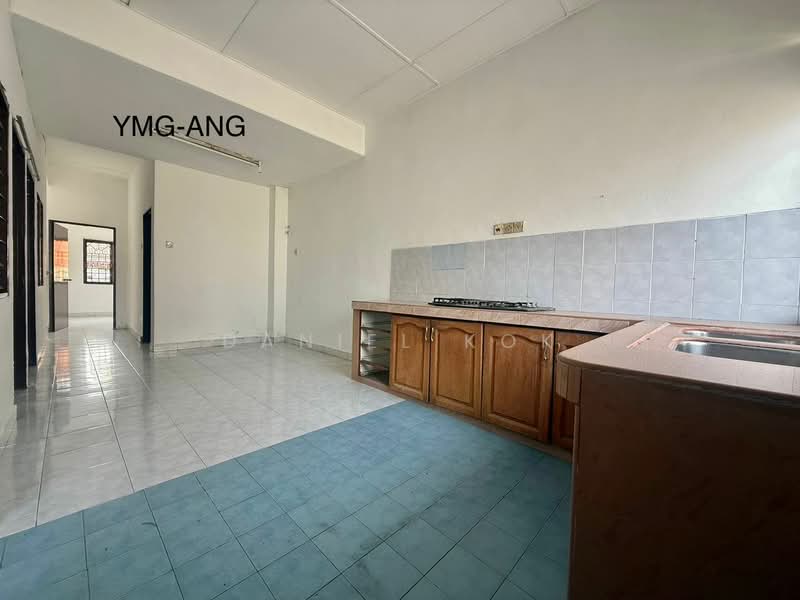 1-storey Terraced House for Sale in Kampung Teluk Panglima Garang (Telok Panglima Garang) - Daniel Kok - Kitchen - PropertyGuru.com.my