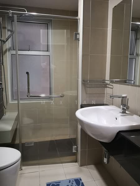 Kondominium untuk Dijual di Casa Tropicana - Max Tan - Bathroom - PropertyGuru.com.my