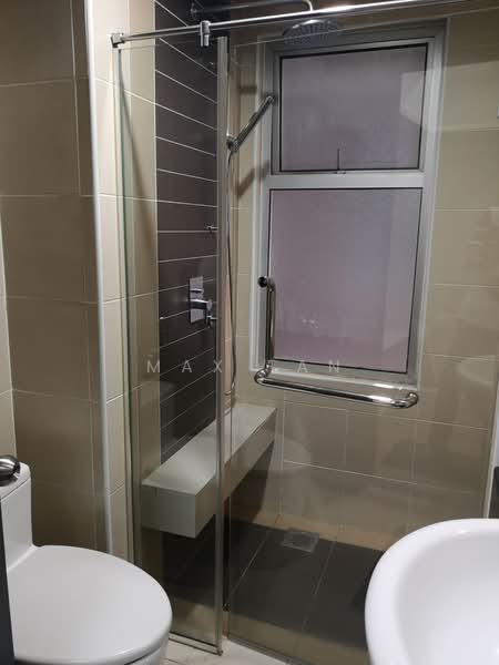Kondominium untuk Dijual di Casa Tropicana - Max Tan - Bathroom - PropertyGuru.com.my