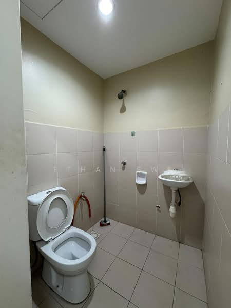 Kondominium untuk Disewa di Menjalara 18 - Ethan Swe - Bathroom - PropertyGuru.com.my