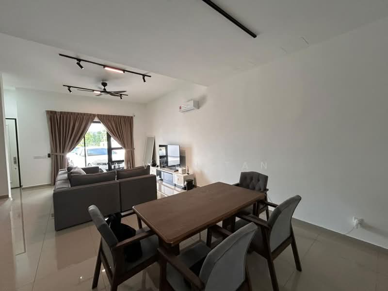 Rumah Teres 2-Tingkat untuk Disewa di Iskandar Puteri (Nusajaya) (Johor) - Vivien Tan - Living Room - PropertyGuru.com.my