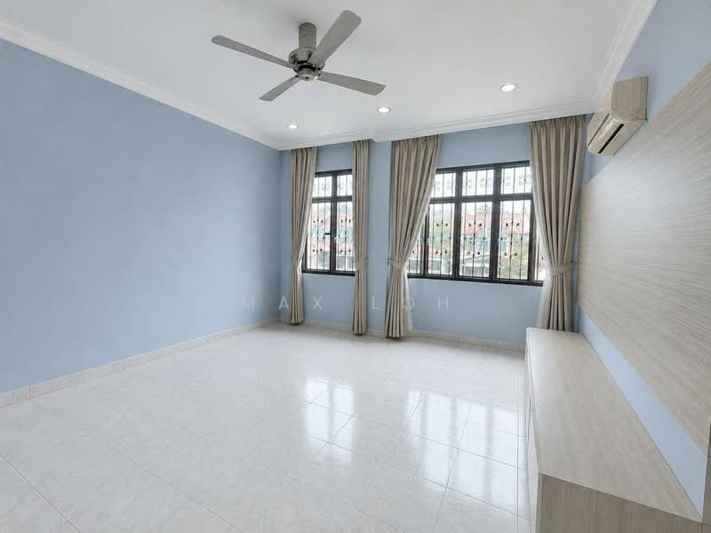 Rumah Teres 2-Tingkat untuk Dijual di Taman Sutera Utama (Skudai) - Max Loh - Bedroom - PropertyGuru.com.my