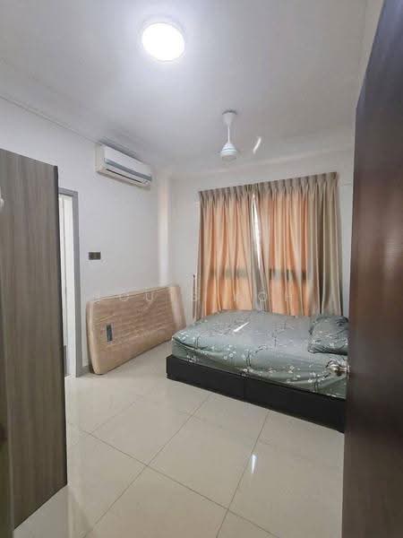 Kediaman Servis untuk Dijual di V@SUMMERPLACE - Louis Koh - Bedroom - PropertyGuru.com.my