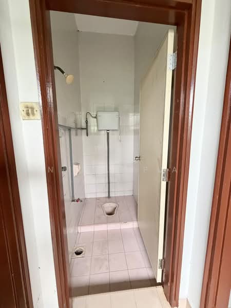 2-storey Terraced House for Sale in Taman Johor Jaya (Johor Bahru) - Nicole Pua - Bathroom - PropertyGuru.com.my
