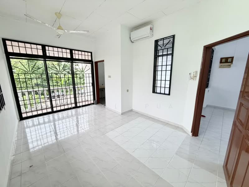 2-storey Terraced House for Sale in Taman Johor Jaya (Johor Bahru) - Nicole Pua - Living Room - PropertyGuru.com.my