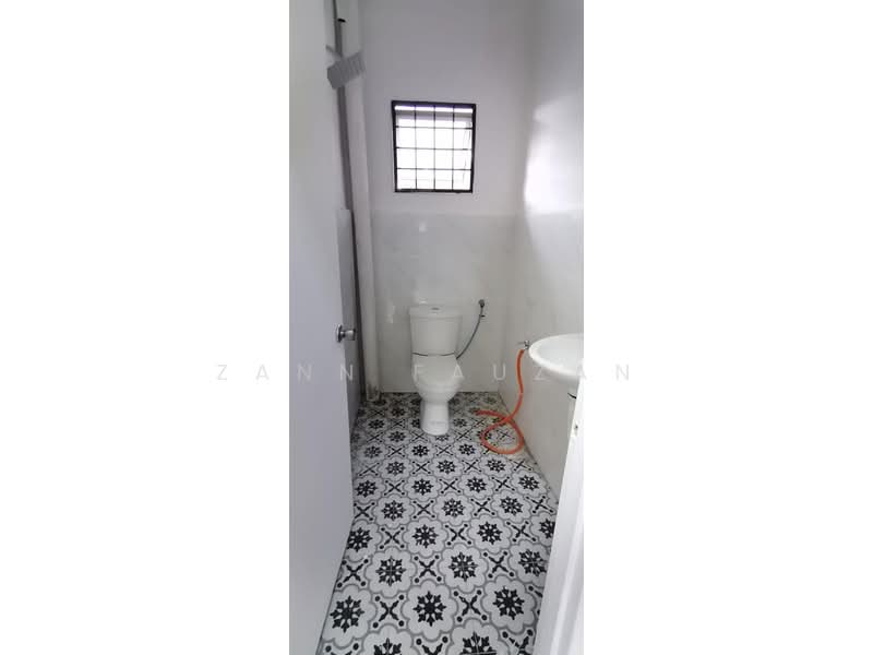 Rumah Teres 2-Tingkat untuk Dijual di Bukit Sentosa (Rawang) - Zann Fauzan - Bathroom - PropertyGuru.com.my