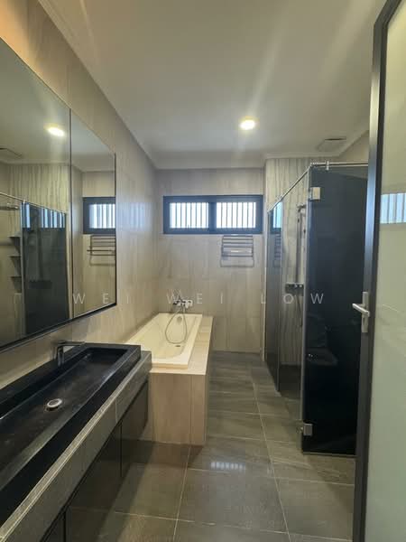 Rumah Berkembar untuk Disewa di Eco Sanctuary (Telok Panglima Garang) - Wei Wei Low - Bathroom - PropertyGuru.com.my