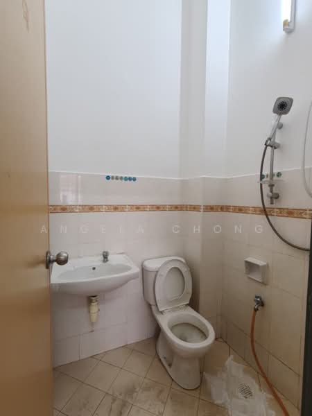 Rumah Teres 1-Tingkat untuk Disewa di Taman Setia Indah (Tebrau) - Angela Chong - Bathroom - PropertyGuru.com.my