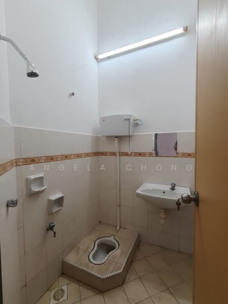 Rumah Teres 1-Tingkat untuk Disewa di Taman Setia Indah (Tebrau) - Angela Chong - Bathroom - PropertyGuru.com.my