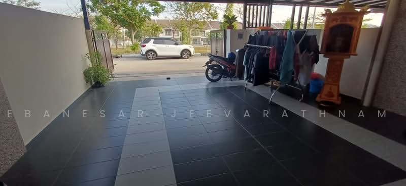 1-storey Terraced House for Sale in Iringan Bayu (Seremban) - Ebanesar Jeevarathnam - Porch - PropertyGuru.com.my