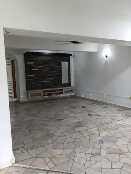 Rumah Teres 2-Tingkat untuk Dijual di Taman Kluang Barat (Kluang) - ALHAFIZ AZIS - Living Room - PropertyGuru.com.my