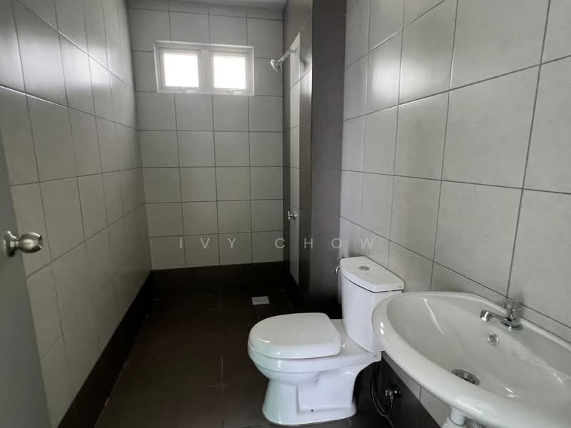 Kediaman Servis untuk Dijual di One 49 Residence - Ivy Chow - Bathroom - PropertyGuru.com.my