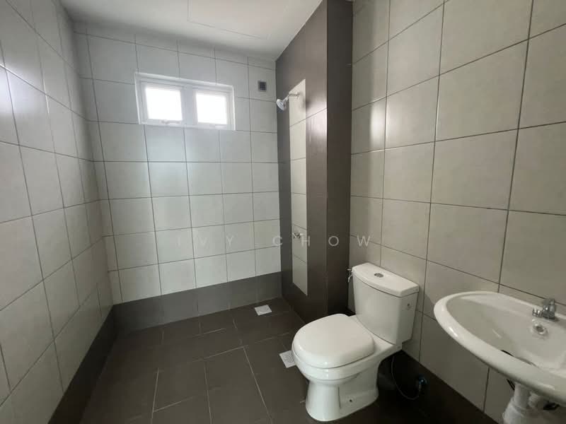 Kediaman Servis untuk Dijual di One 49 Residence - Ivy Chow - Bathroom - PropertyGuru.com.my