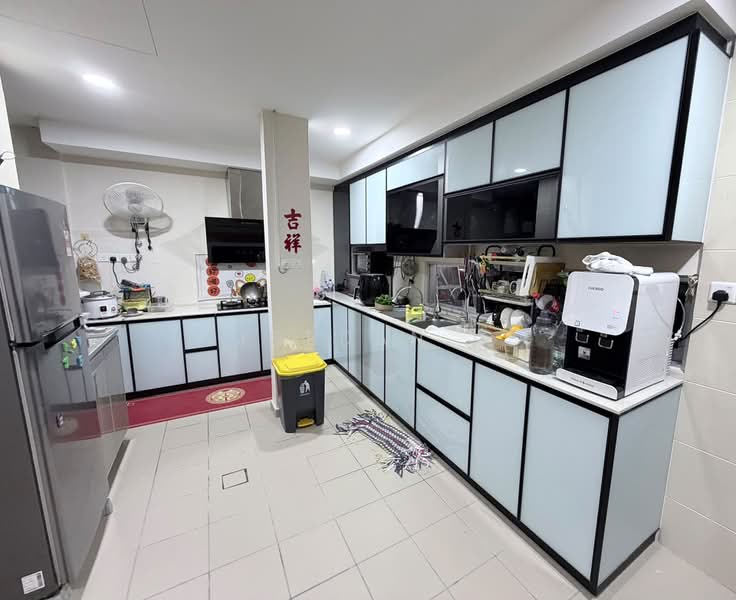 Cluster House for Sale in Taman Mount Austin (Tebrau) - Jordan . - Kitchen - PropertyGuru.com.my