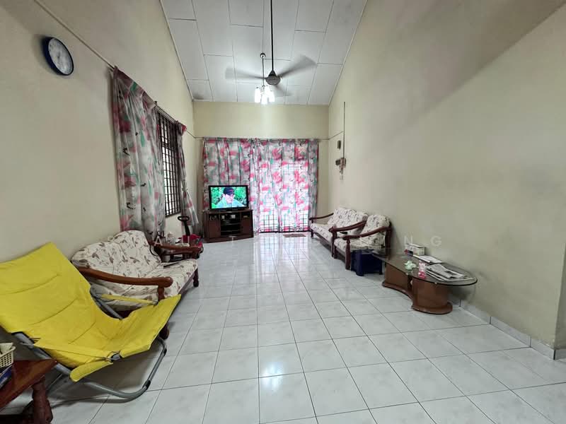 Semi-Detached House for Sale in Taman Megah Ria (Masai) - Siau Tong Ling - Living Room - PropertyGuru.com.my