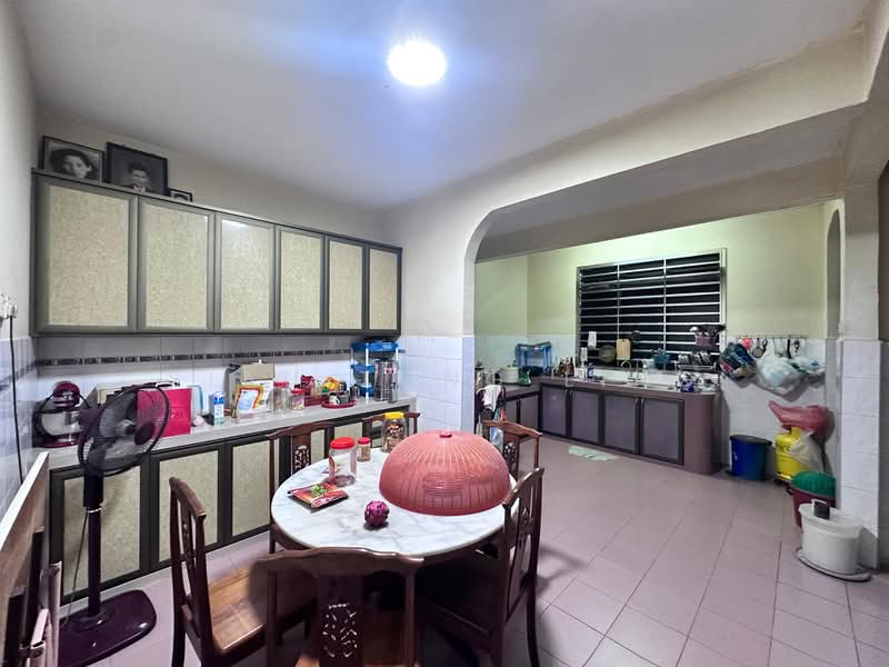 Semi-Detached House for Sale in Taman Megah Ria (Masai) - Siau Tong Ling - Kitchen - PropertyGuru.com.my