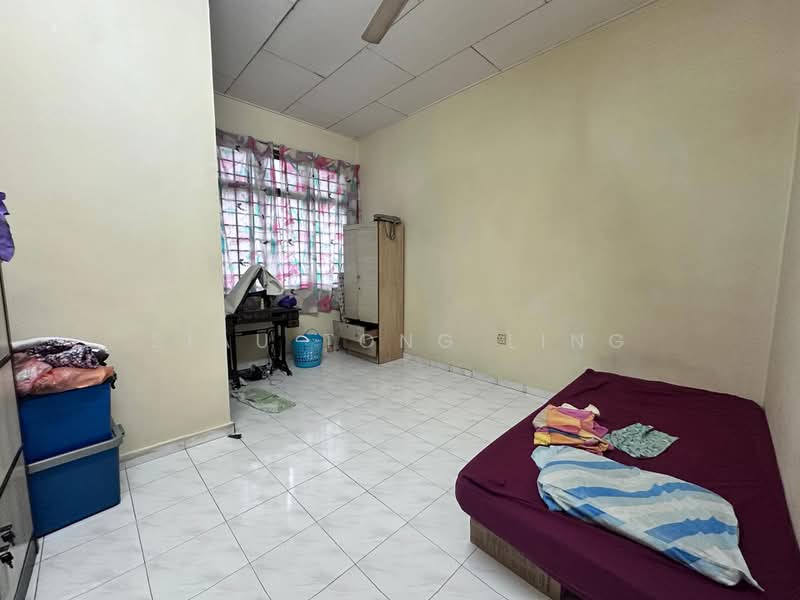 Semi-Detached House for Sale in Taman Megah Ria (Masai) - Siau Tong Ling - Bedroom - PropertyGuru.com.my