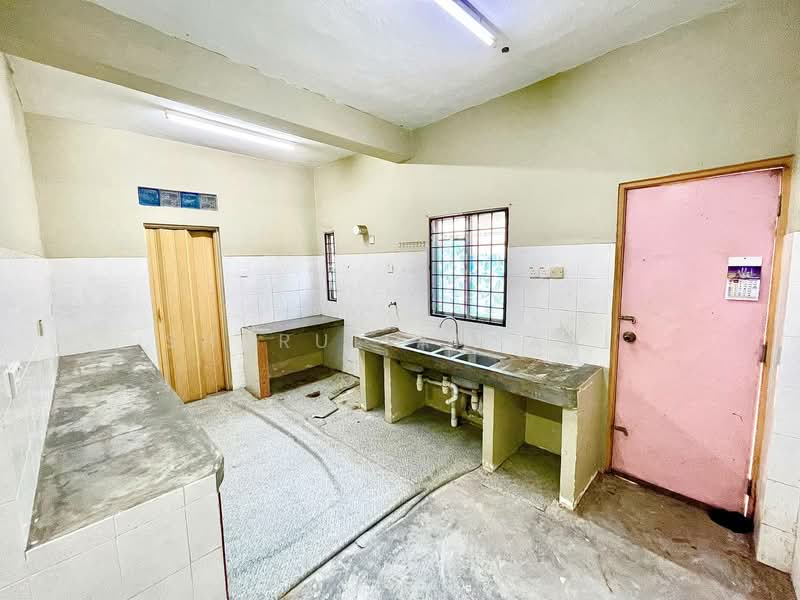 Rumah Teres 1.5-Tingkat untuk Dijual di Taman Rasah Jaya (Rasah) - Sharul Ansari - Kitchen - PropertyGuru.com.my