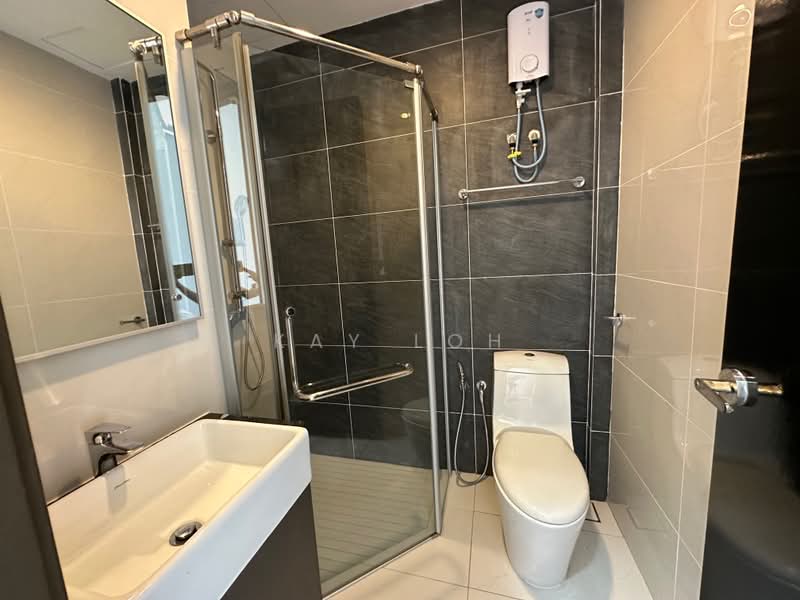 Kondominium untuk Disewa di Bay Point @ Country Garden Danga Bay - Kay Loh - Bathroom - PropertyGuru.com.my