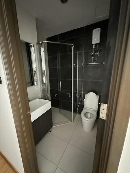 Kondominium untuk Disewa di Bay Point @ Country Garden Danga Bay - Kay Loh - Bathroom - PropertyGuru.com.my