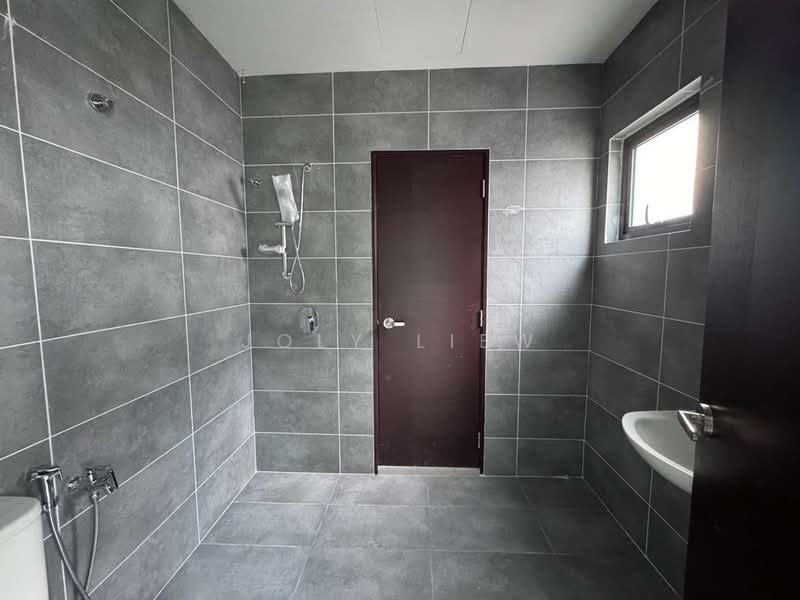 Rumah Teres 3-Tingkat untuk Dijual di Batu 9 (Cheras) - Joly Liew - Bathroom - PropertyGuru.com.my