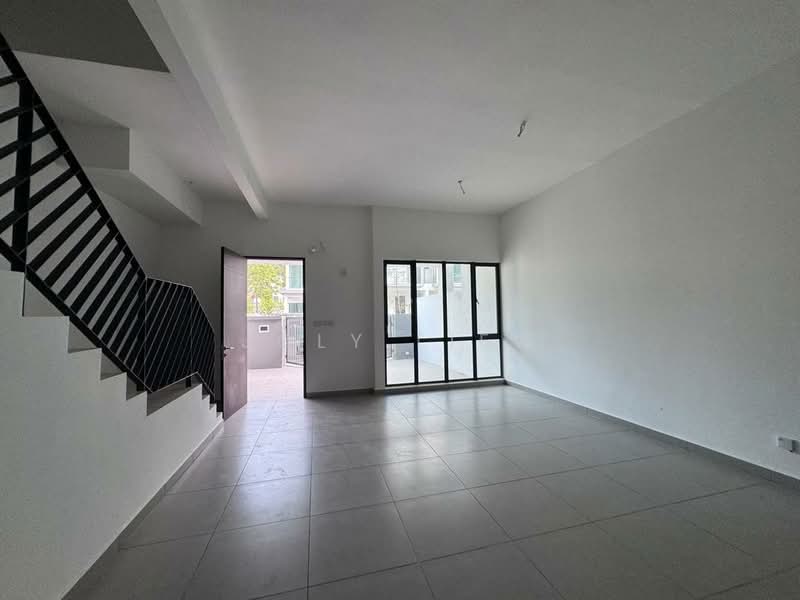 Rumah Teres 3-Tingkat untuk Dijual di Batu 9 (Cheras) - Joly Liew - Living Room - PropertyGuru.com.my
