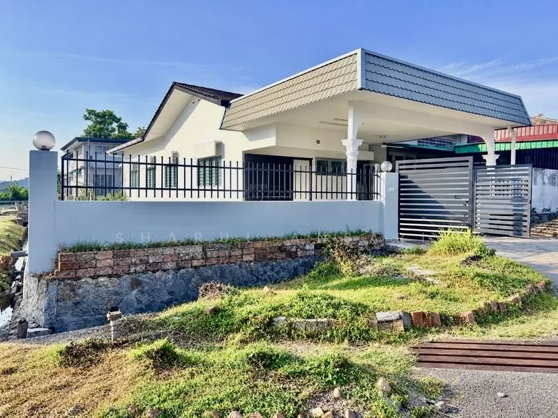 1-storey Terraced House for Sale in Taman Sri Putih (Seremban) - Sharul Ansari - Exterior - PropertyGuru.com.my