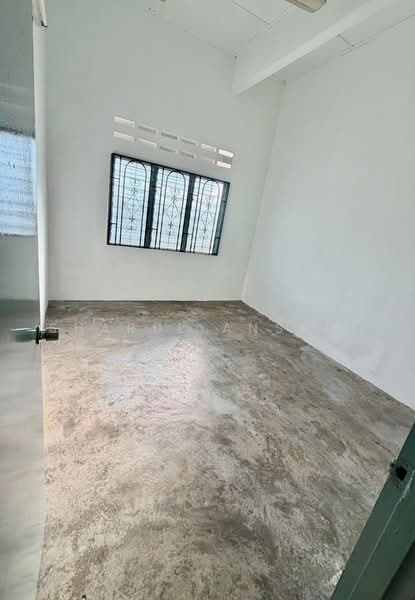 1-storey Terraced House for Sale in Taman Sri Putih (Seremban) - Sharul Ansari - Room - PropertyGuru.com.my