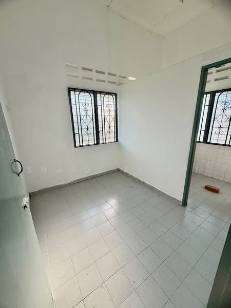 1-storey Terraced House for Sale in Taman Sri Putih (Seremban) - Sharul Ansari - Room - PropertyGuru.com.my