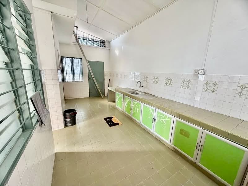 1-storey Terraced House for Sale in Taman Sri Putih (Seremban) - Sharul Ansari - Kitchen - PropertyGuru.com.my