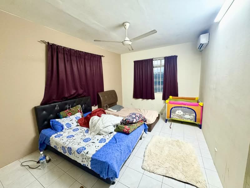 Condominium for Sale at Platinum Hill PV 5 - Ahmad Muslim - Bedroom - PropertyGuru.com.my