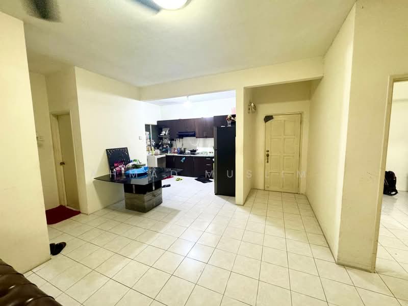 Condominium for Sale at Platinum Hill PV 5 - Ahmad Muslim - Living Room - PropertyGuru.com.my