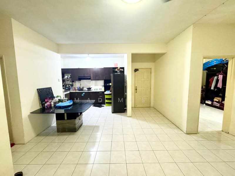 Condominium for Sale at Platinum Hill PV 5 - Ahmad Muslim - Kitchen - PropertyGuru.com.my
