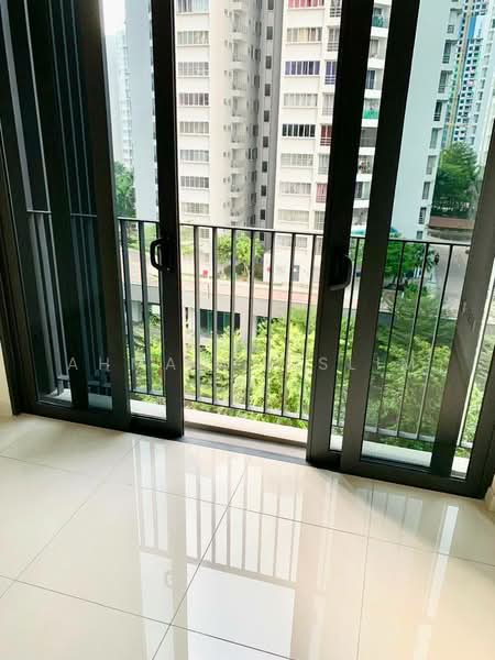 Kediaman Servis untuk Dijual di Sunway Avila Residences - Ahmad Muslim - Balcony - PropertyGuru.com.my