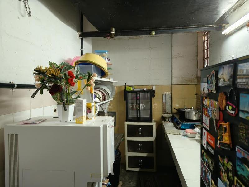 Flat for Sale at Taman Mewah Cheras - Tom Foo - Kitchen - PropertyGuru.com.my